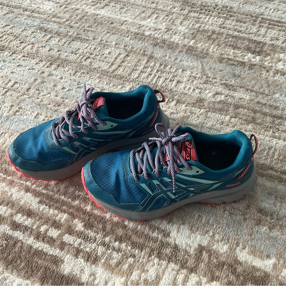 ASICS trail scout women’s size 8 blue and pink